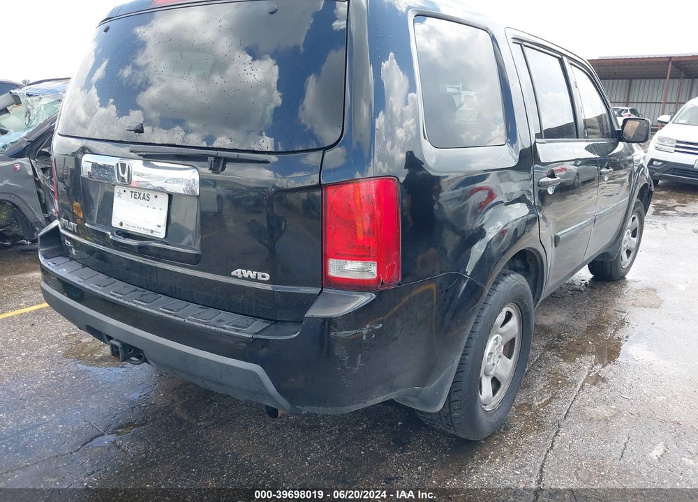 2011 HONDA PILOT LX VIN: 5FNYF4H21BB014427