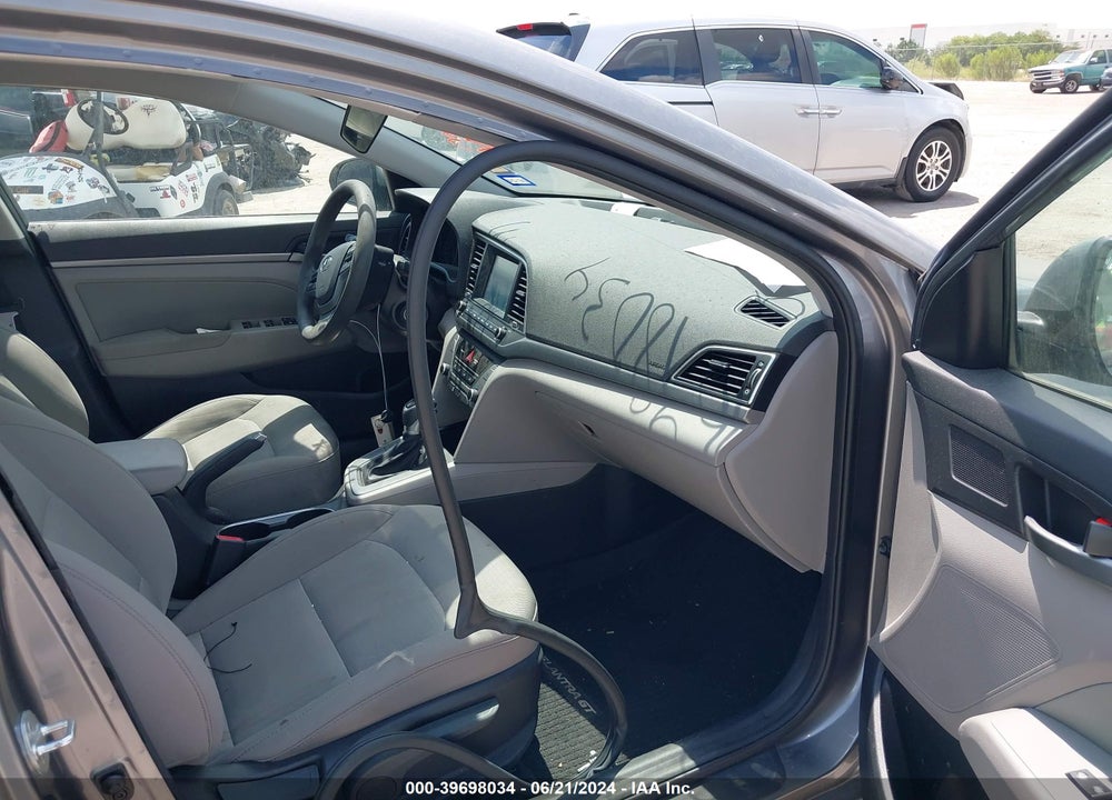 2018 HYUNDAI ELANTRA SEL VIN: 5NPD84LF8JH244162