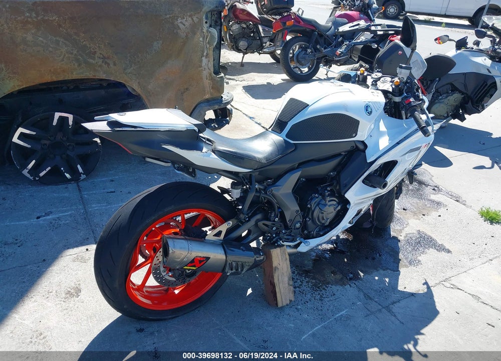 2023 YAMAHA YZFR7 VIN: JYARM38Y5PA001796