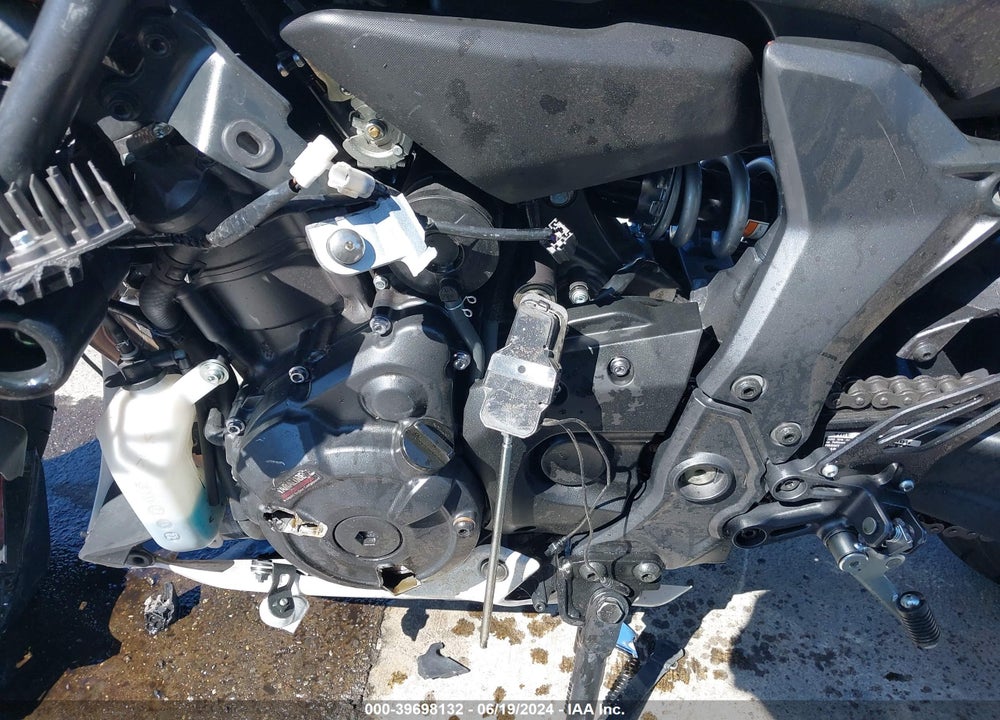 2023 YAMAHA YZFR7 VIN: JYARM38Y5PA001796