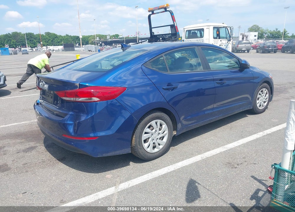 2018 HYUNDAI ELANTRA SE VIN: 5NPD74LF7JH390233