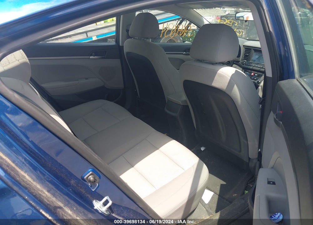 2018 HYUNDAI ELANTRA SE VIN: 5NPD74LF7JH390233