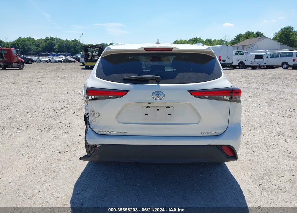 2021 TOYOTA HIGHLANDER XLE VIN: 5TDGZRBH7MS138049