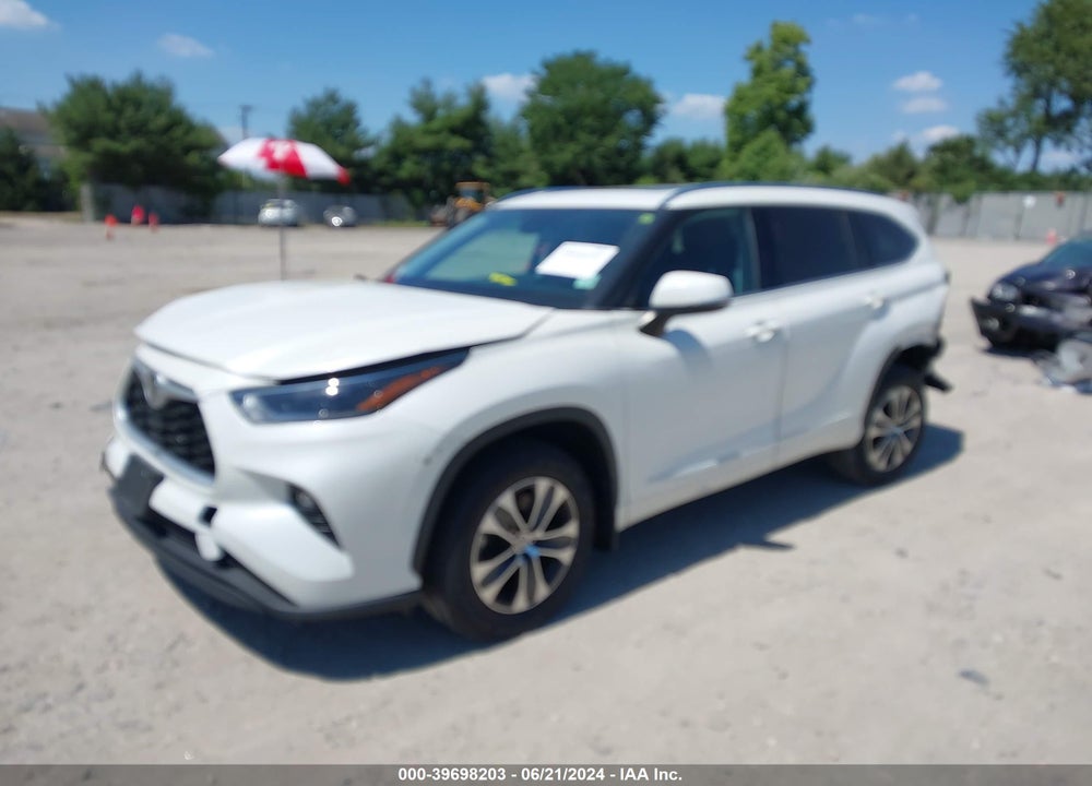 2021 TOYOTA HIGHLANDER XLE VIN: 5TDGZRBH7MS138049