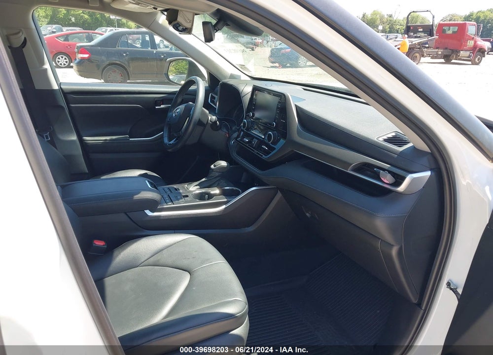 2021 TOYOTA HIGHLANDER XLE VIN: 5TDGZRBH7MS138049