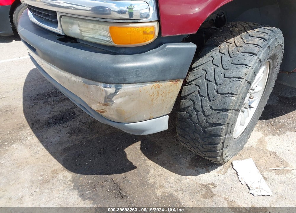 2001 CHEVROLET TAHOE LS VIN: 1GNEC13TX1R154339
