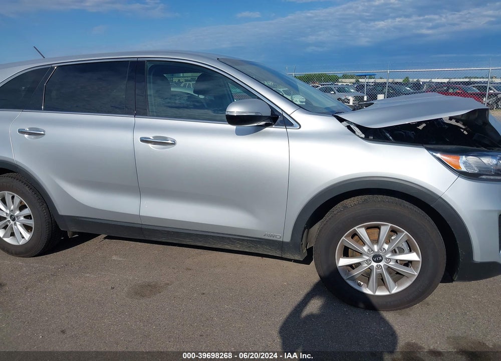 2019 KIA SORENTO 3.3L LX VIN: 5XYPGDA52KG566623