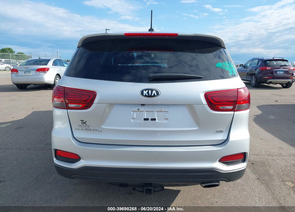 2019 KIA SORENTO 3.3L LX VIN: 5XYPGDA52KG566623