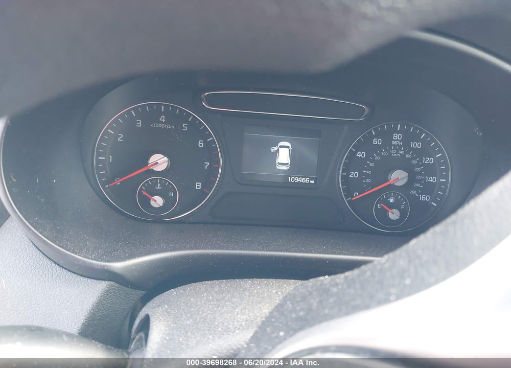 2019 KIA SORENTO 3.3L LX VIN: 5XYPGDA52KG566623