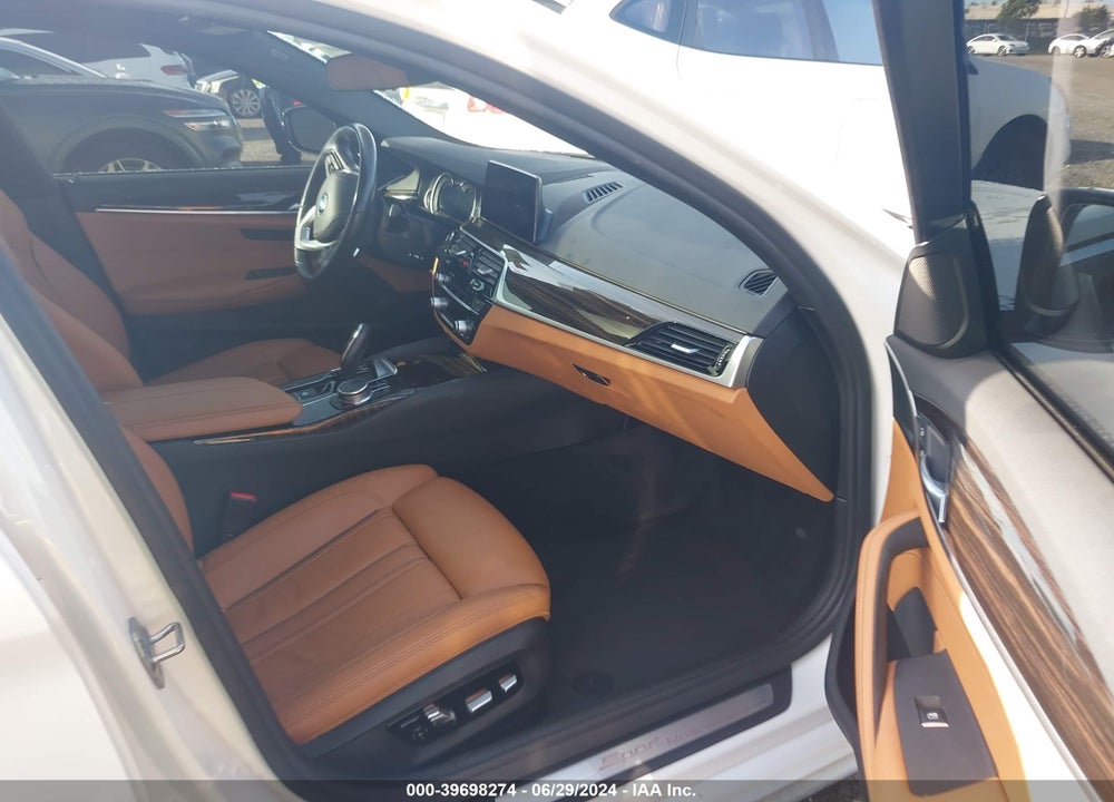 2019 BMW 530I VIN: WBAJA5C54KWW07795