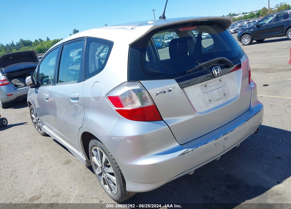 2013 HONDA FIT SPORT VIN: JHMGE8H50DC009766