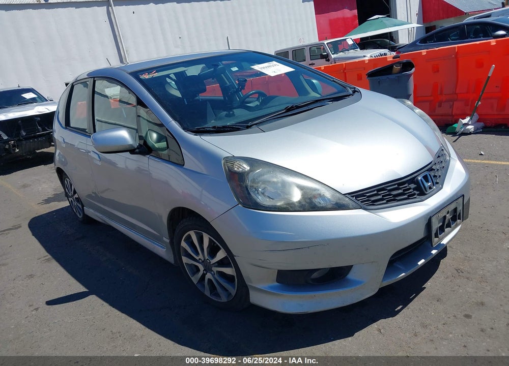 2013 HONDA FIT SPORT VIN: JHMGE8H50DC009766