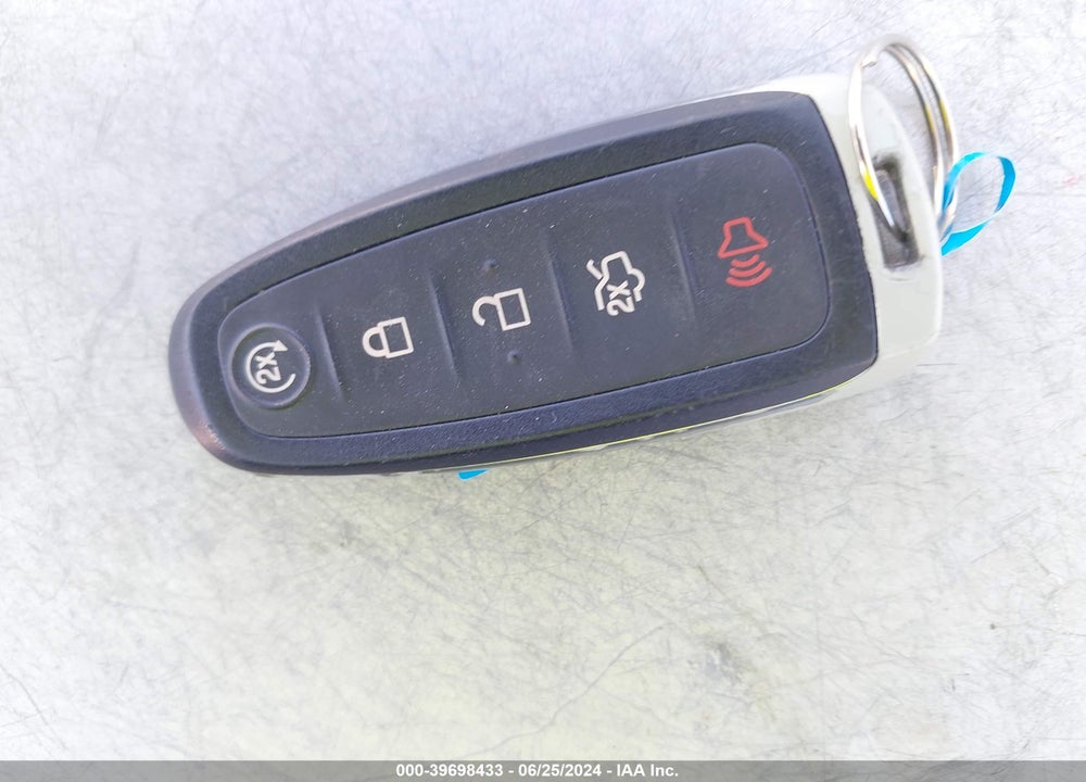 2015 FORD FOCUS TITANIUM VIN: 1FADP3N24FL246586