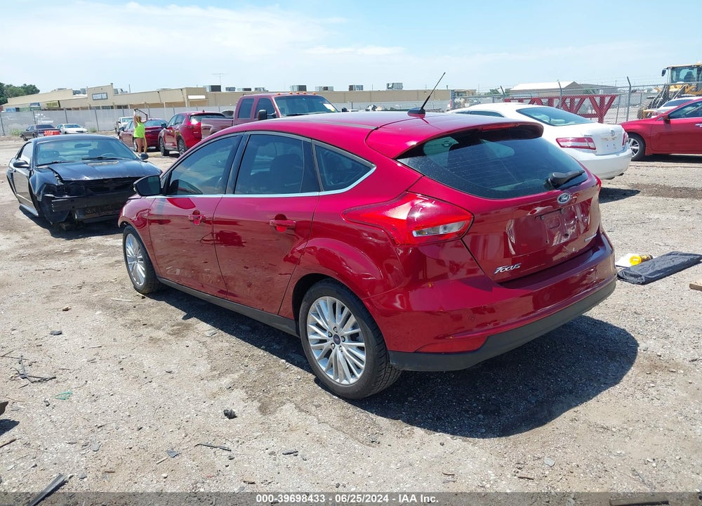 2015 FORD FOCUS TITANIUM VIN: 1FADP3N24FL246586