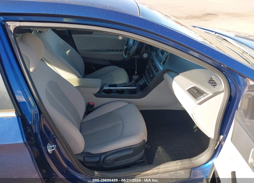 2015 HYUNDAI SONATA SE VIN: 5NPE24AFXFH183901