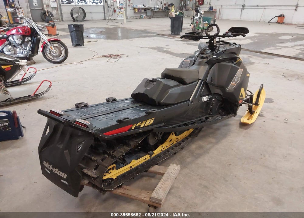 2023 SKI DOO SUMMIT NEO PLUS VIN: 2BPSTVPA6PV000197