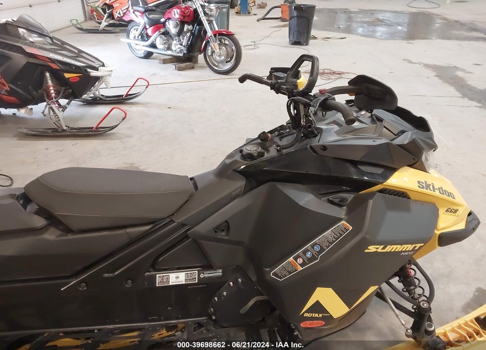 2023 SKI DOO SUMMIT NEO PLUS VIN: 2BPSTVPA6PV000197