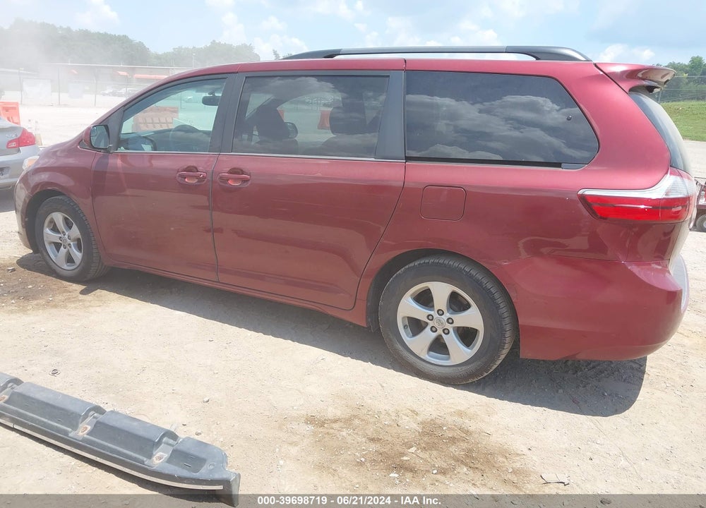 2015 TOYOTA SIENNA LE 8 PASSENGER VIN: 5TDKK3DCXFS560526