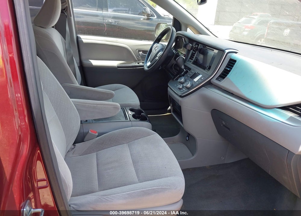 2015 TOYOTA SIENNA LE 8 PASSENGER VIN: 5TDKK3DCXFS560526
