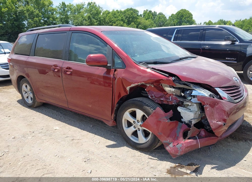 2015 TOYOTA SIENNA LE 8 PASSENGER VIN: 5TDKK3DCXFS560526