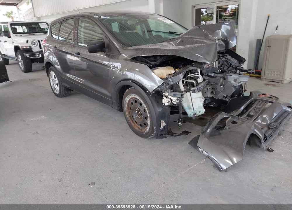 2015 FORD ESCAPE S VIN: 1FMCU0F78FUC32669