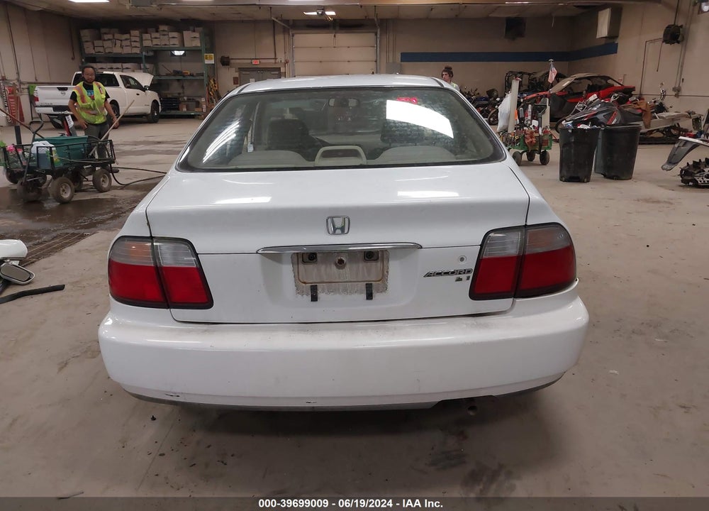 1997 HONDA ACCORD LX VIN: 1HGCD5538VA202797