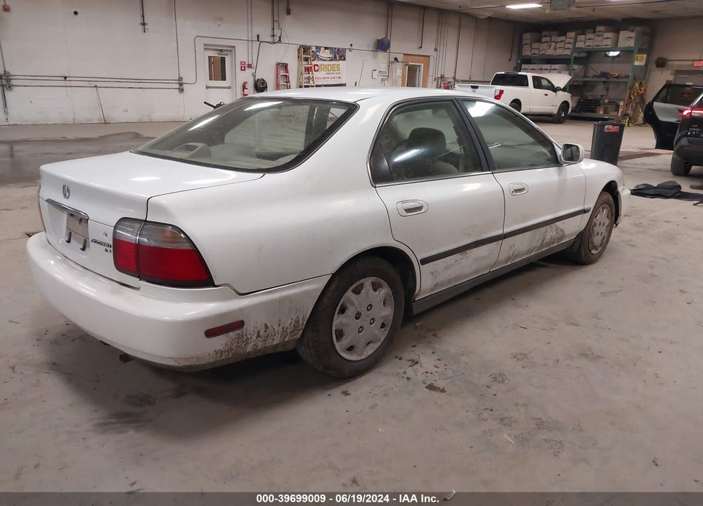 1997 HONDA ACCORD LX VIN: 1HGCD5538VA202797
