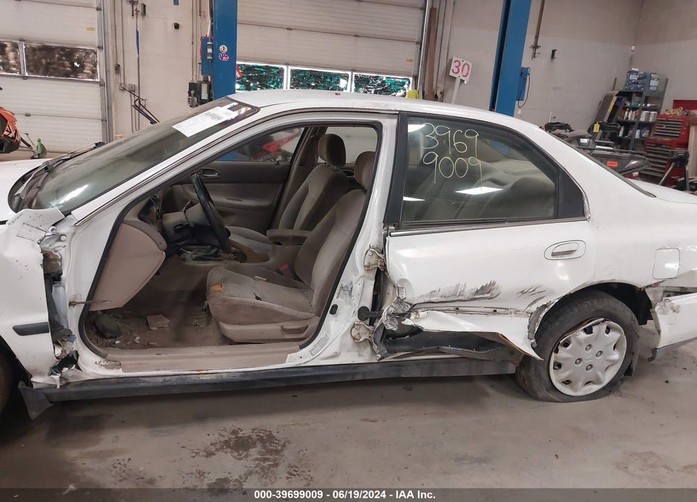 1997 HONDA ACCORD LX VIN: 1HGCD5538VA202797