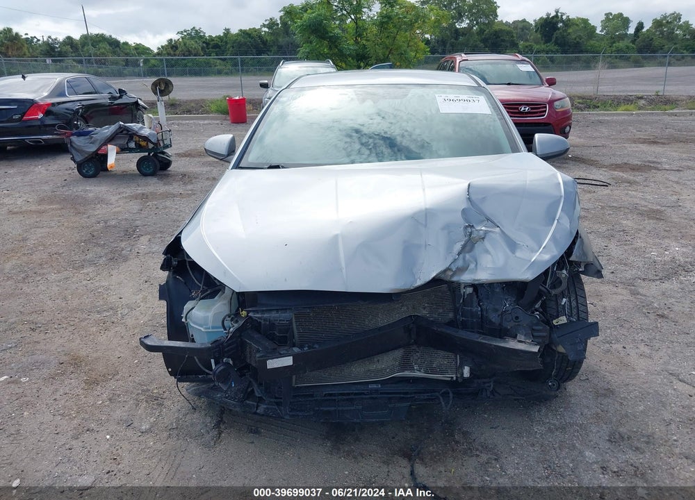 2020 HYUNDAI ELANTRA SE VIN: 5NPD74LF6LH613137