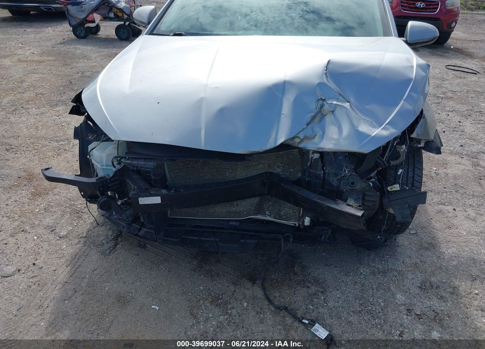 2020 HYUNDAI ELANTRA SE VIN: 5NPD74LF6LH613137