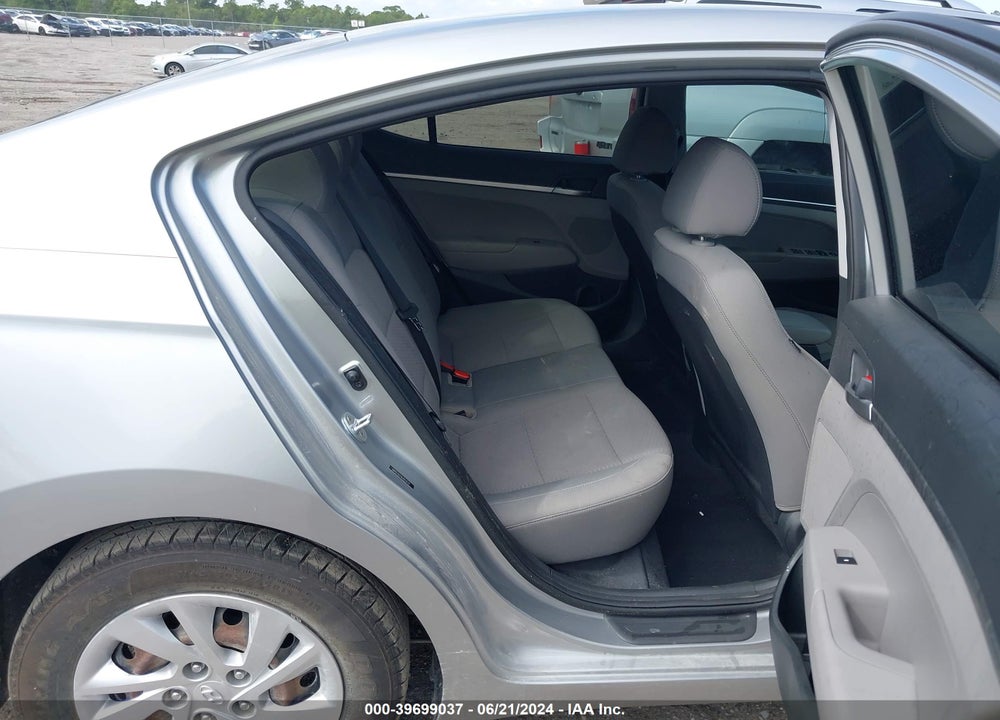 2020 HYUNDAI ELANTRA SE VIN: 5NPD74LF6LH613137