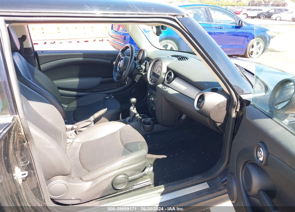 2012 MINI COOPER VIN: WMWSU3C59CT368800