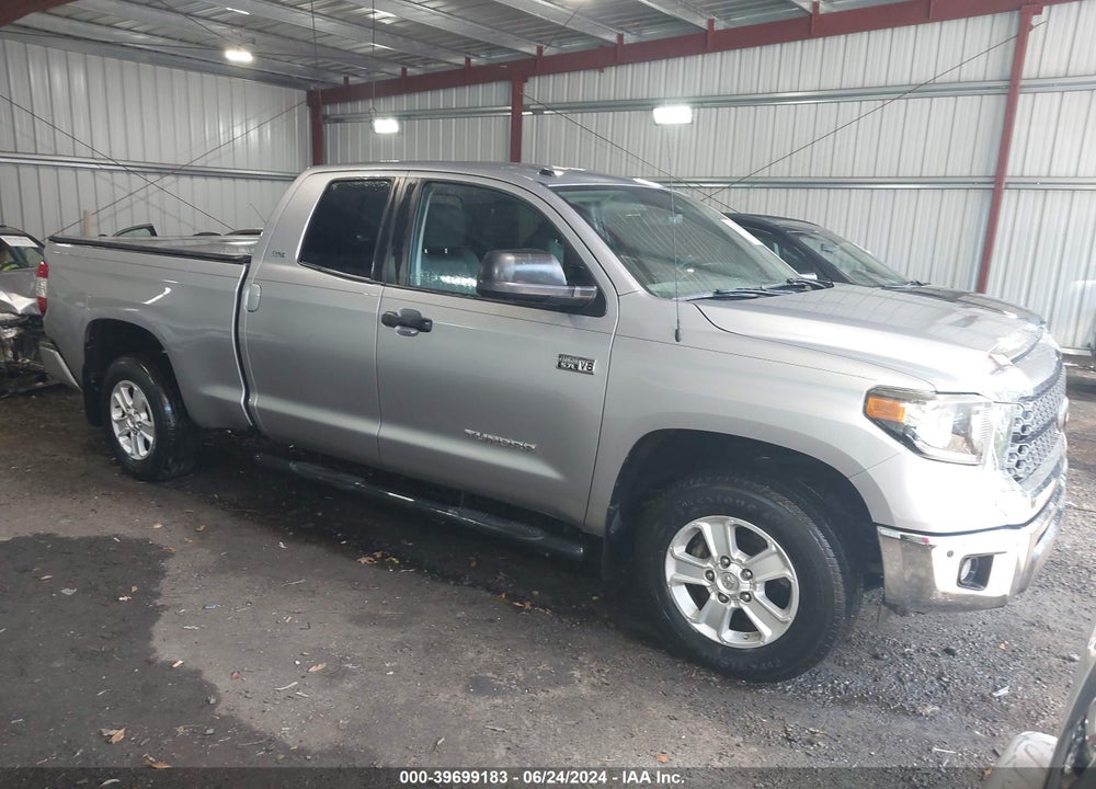 2018 TOYOTA TUNDRA SR5 5.7L V8 VIN: 5TFUY5F1XJX743975