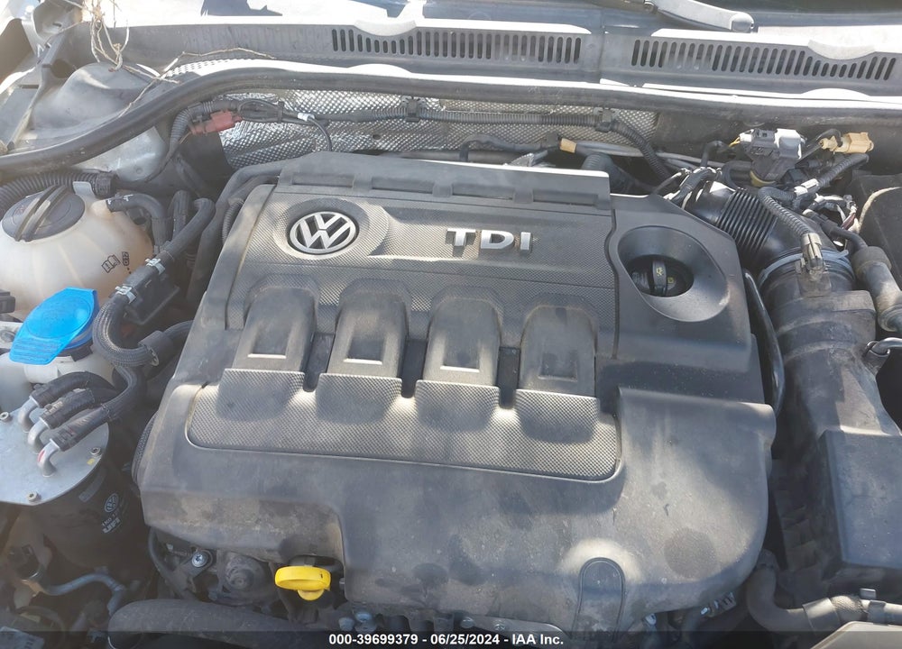2015 VOLKSWAGEN JETTA 2.0L TDI SEL VIN: 3VWLA7AJ0FM277793