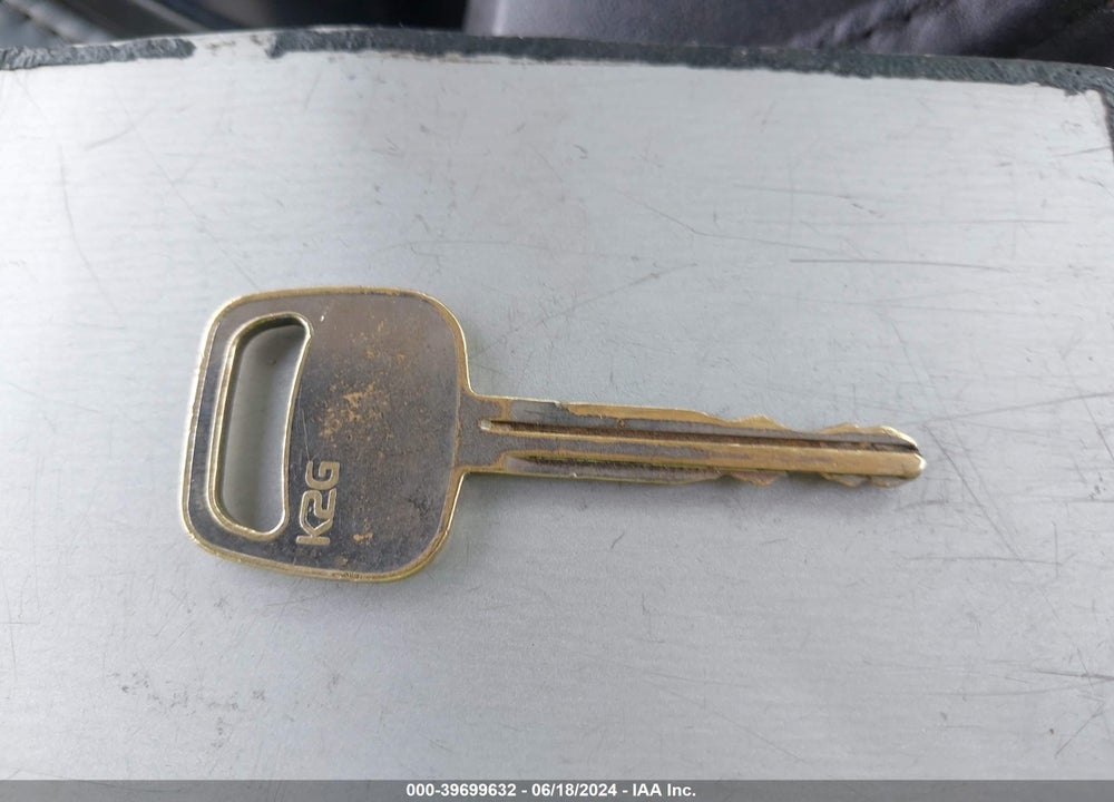 2008 SCION XB VIN: JTLKE50E581046128