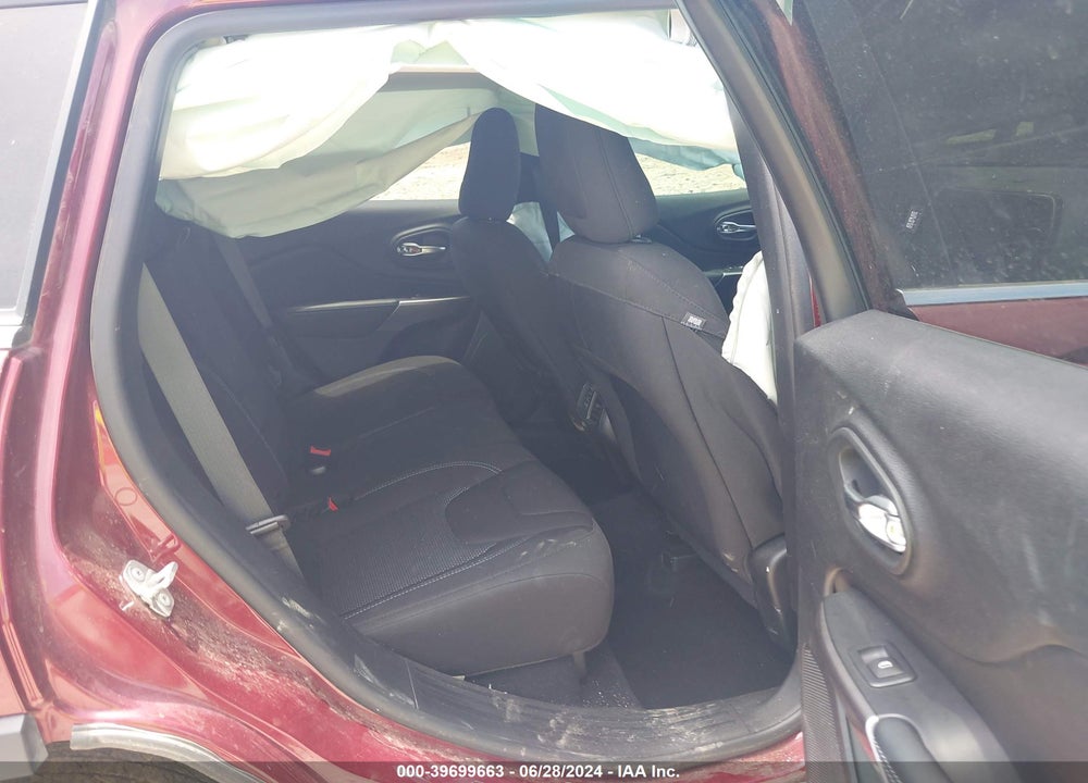 2019 JEEP CHEROKEE LATITUDE FWD VIN: 1C4PJLCB1KD428388
