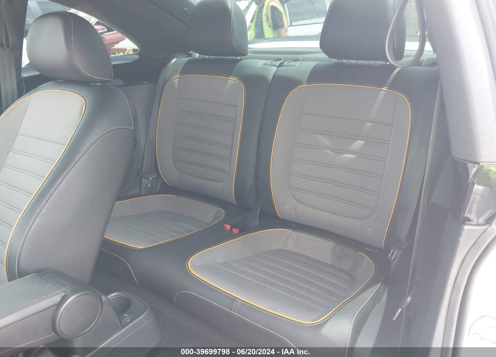 2016 VOLKSWAGEN BEETLE 1.8T DUNE VIN: 3VWS17AT3GM631577