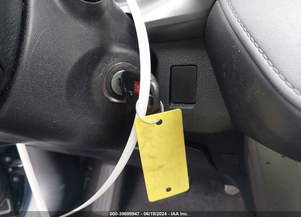 2018 TOYOTA RAV4 LE VIN: JTMBFREVXJJ737881