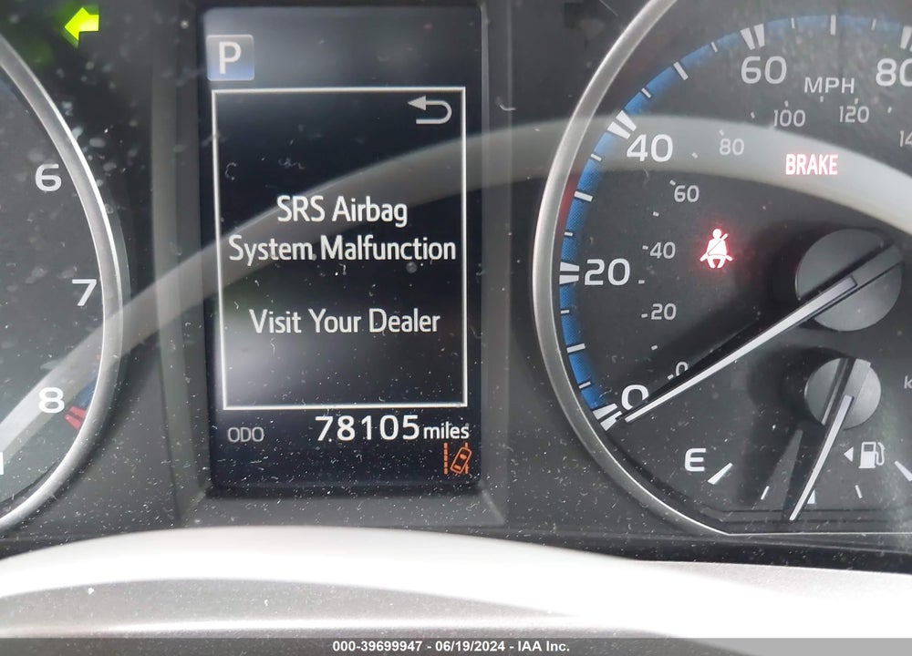 2018 TOYOTA RAV4 LE VIN: JTMBFREVXJJ737881