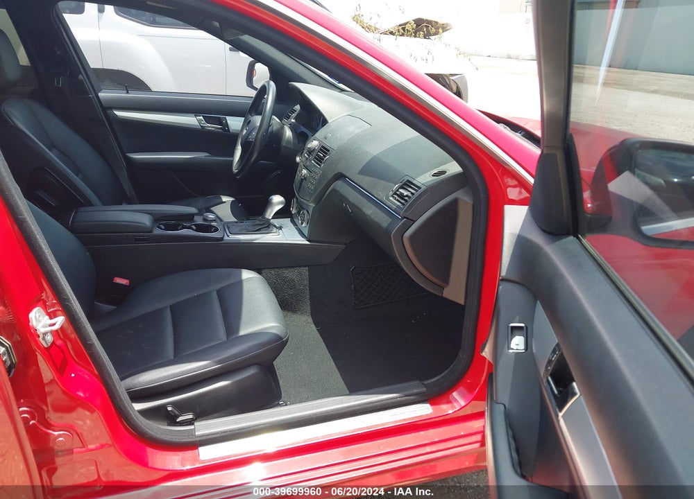 2008 MERCEDES-BENZ C 300 LUXURY/SPORT VIN: WDDGF54XX8R035949