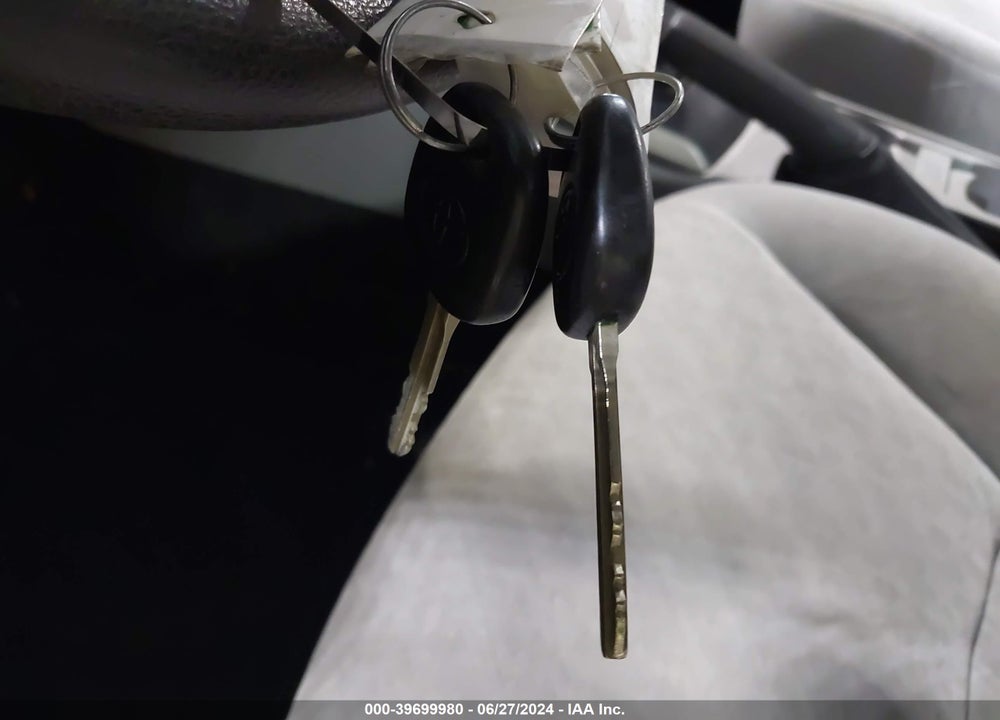 2009 TOYOTA COROLLA LE VIN: JTDBL40E89J023942