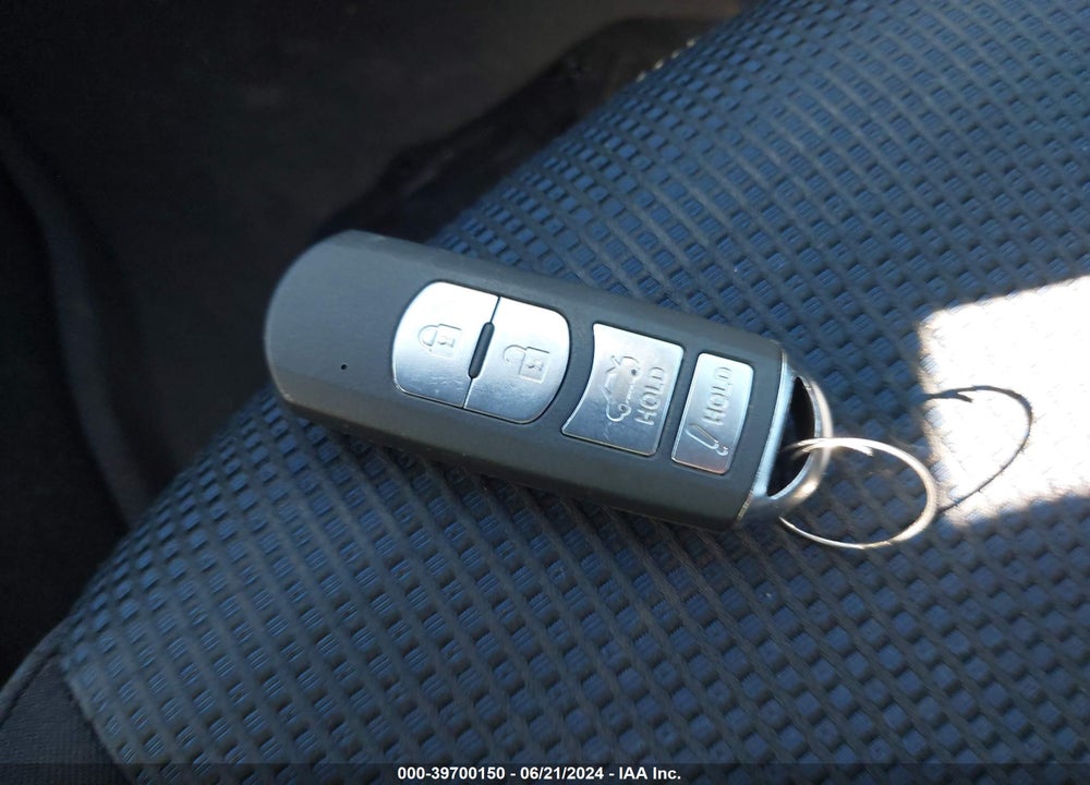 2019 TOYOTA YARIS LE VIN: 3MYDLBYVXKY515036