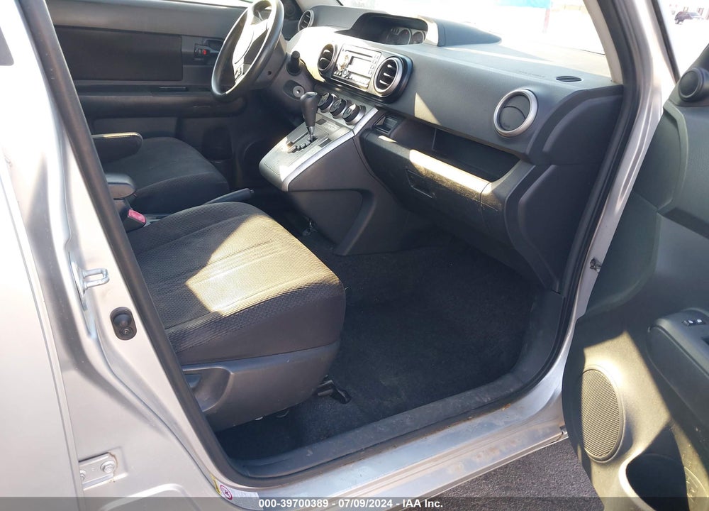 2010 SCION XB VIN: JTLZE4FE2A1115511