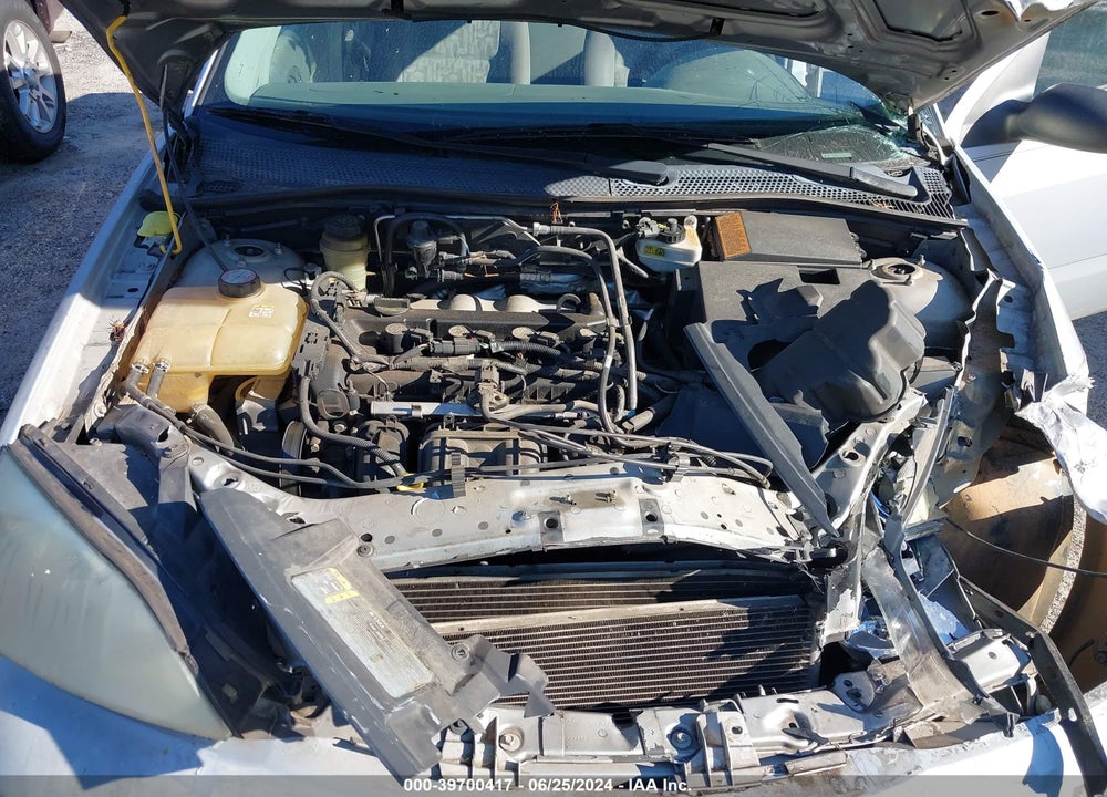 2005 FORD FOCUS ZX4 VIN: 1FAFP34N85W113881