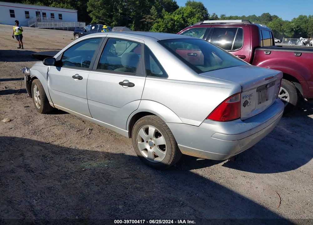 2005 FORD FOCUS ZX4 VIN: 1FAFP34N85W113881
