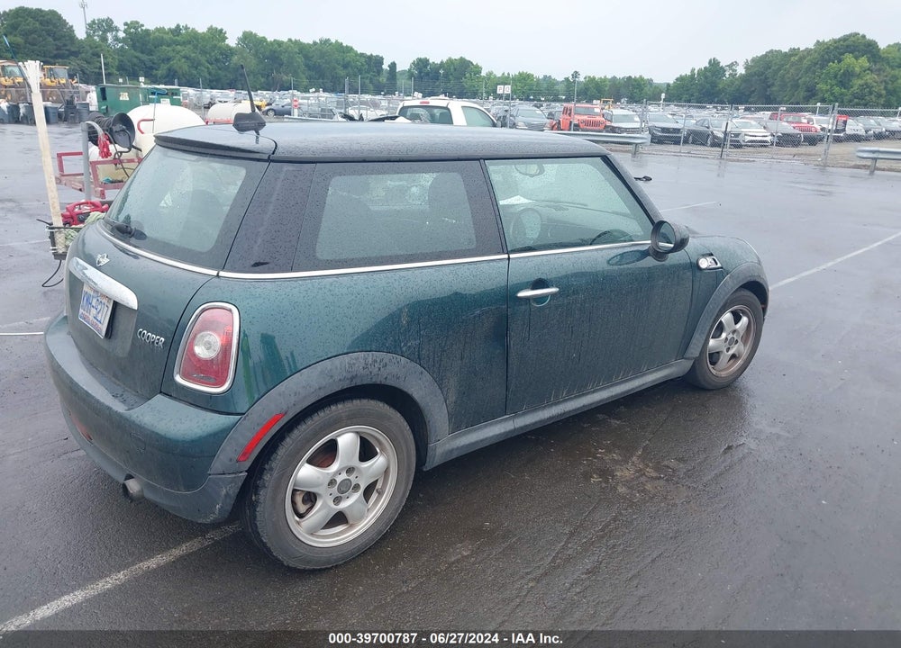 2010 MINI COOPER VIN: WMWMF3C55ATZ26237