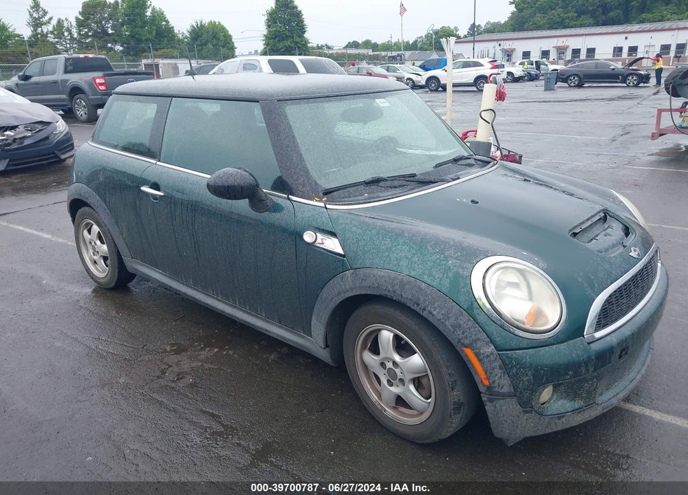 2010 MINI COOPER VIN: WMWMF3C55ATZ26237