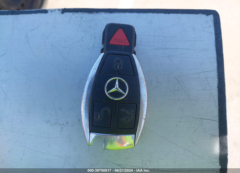 2012 MERCEDES-BENZ C 250 LUXURY/SPORT VIN: WDDGF4HB6CA644519