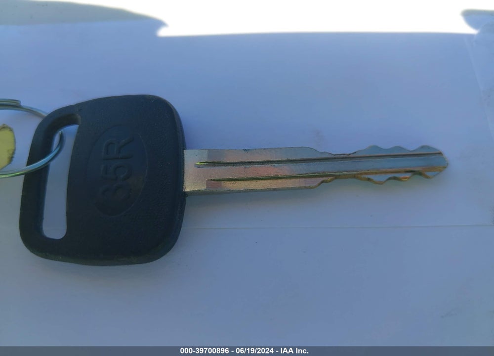 1998 TOYOTA CAMRY LE V6 VIN: JT2BF28K2W0110851