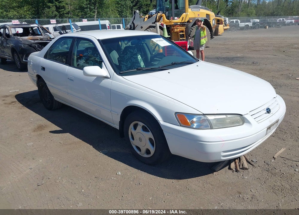 1998 TOYOTA CAMRY LE V6 VIN: JT2BF28K2W0110851